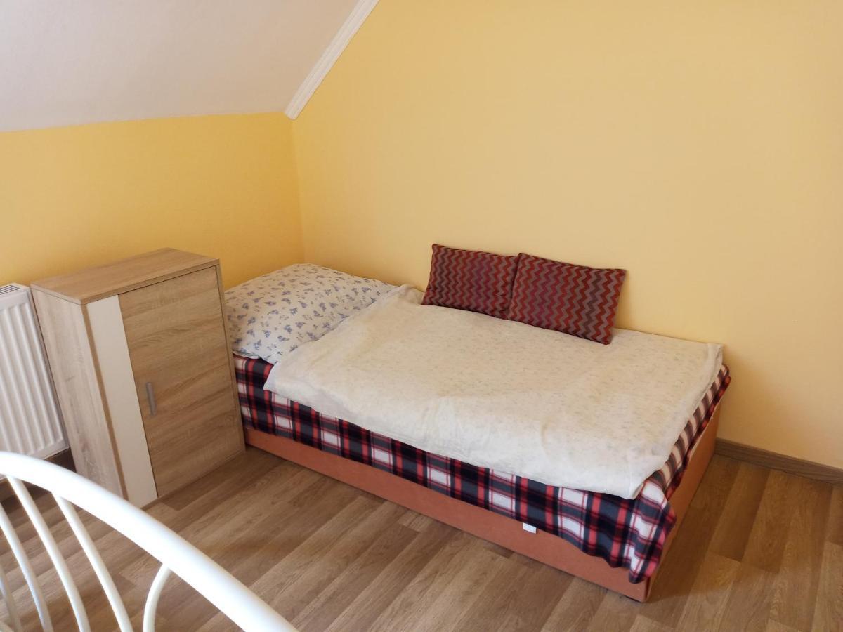 Napsugar Apartmanhaz Balatonlelle Extérieur photo