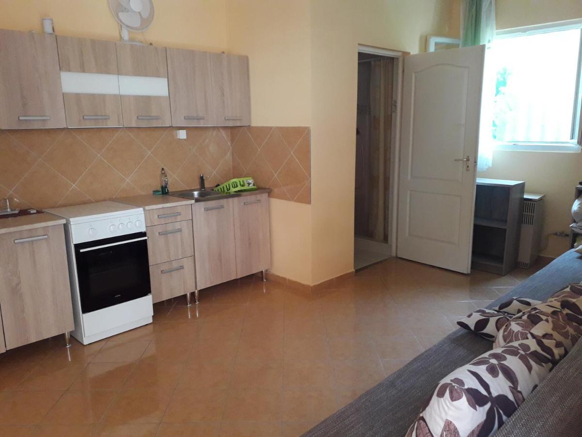 Napsugar Apartmanhaz Balatonlelle Extérieur photo