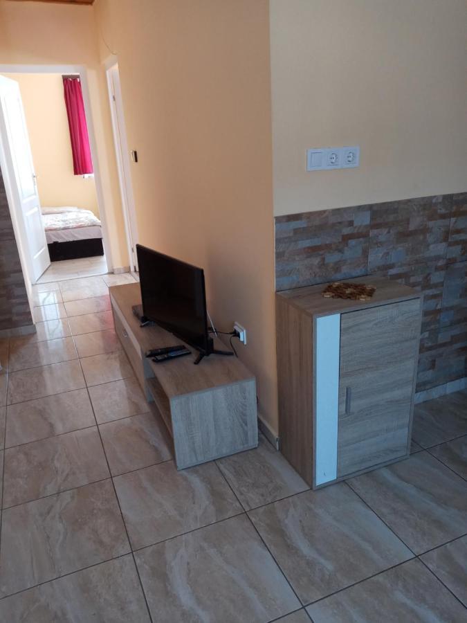 Napsugar Apartmanhaz Balatonlelle Extérieur photo