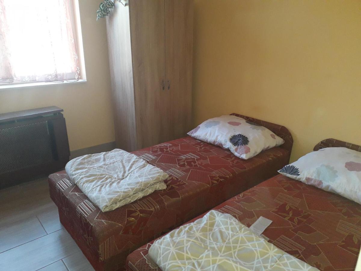 Napsugar Apartmanhaz Balatonlelle Extérieur photo