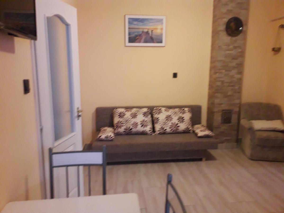 Napsugar Apartmanhaz Balatonlelle Extérieur photo