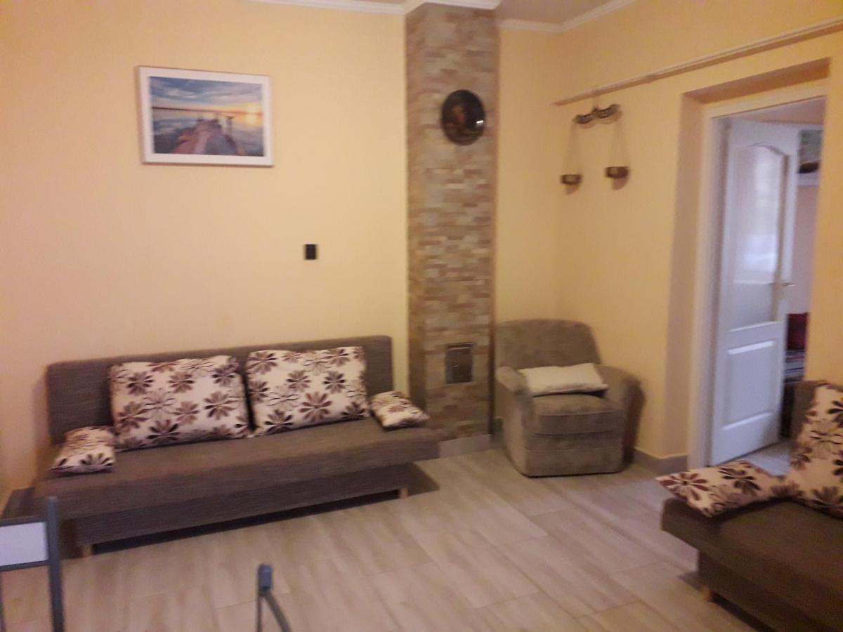 Napsugar Apartmanhaz Balatonlelle Extérieur photo