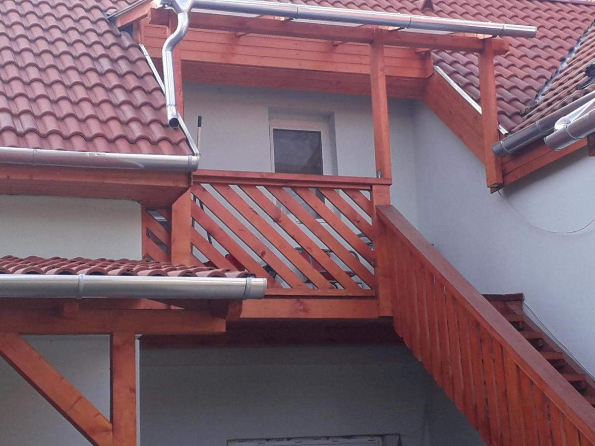 Napsugar Apartmanhaz Balatonlelle Extérieur photo