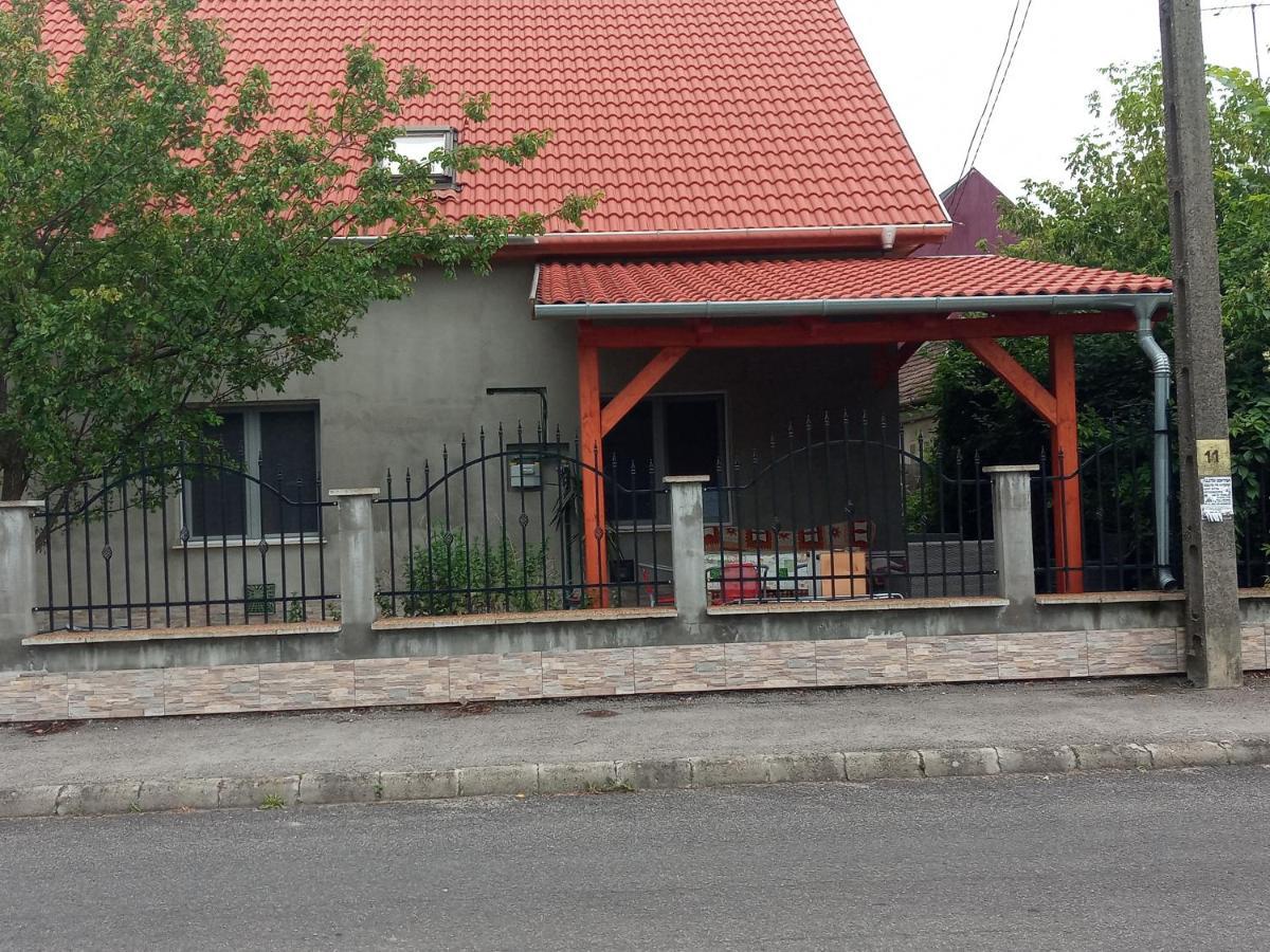 Napsugar Apartmanhaz Balatonlelle Extérieur photo