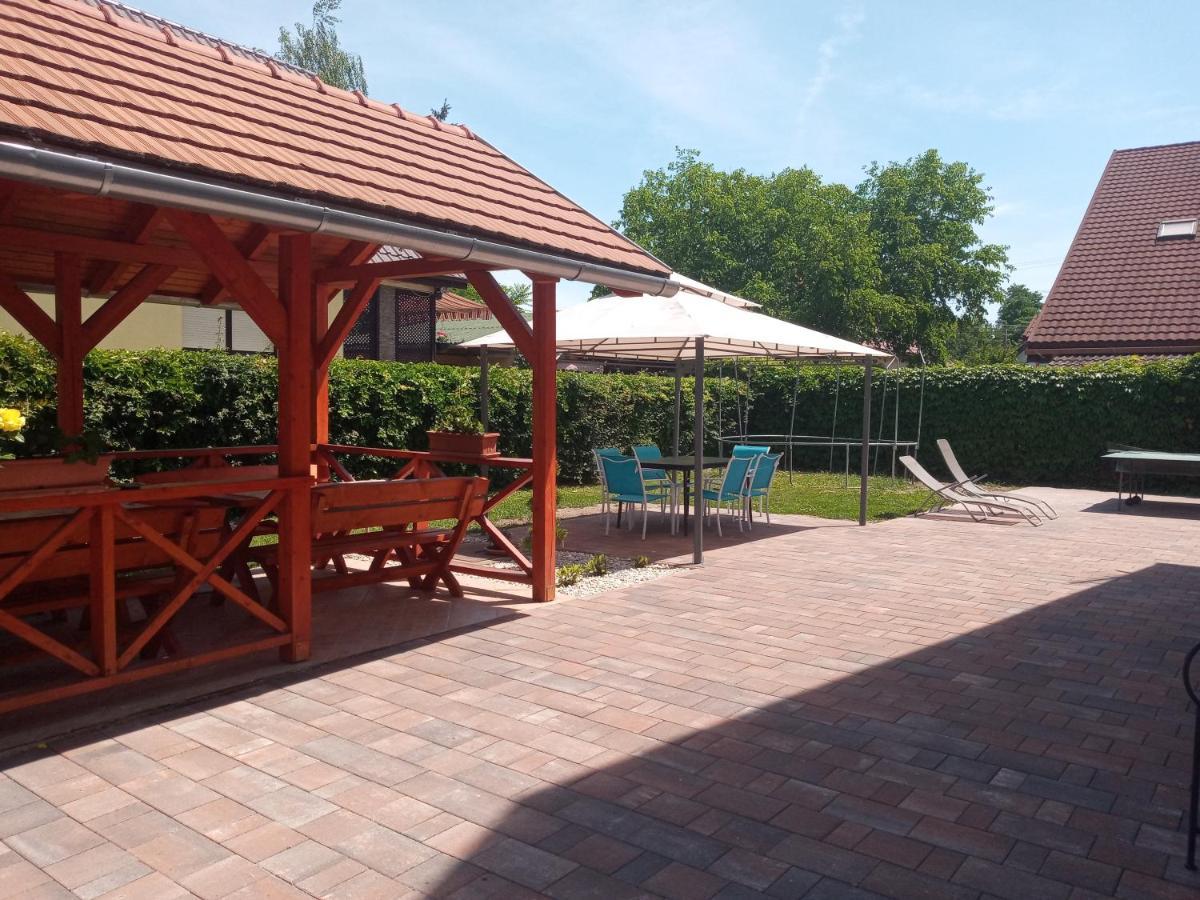 Napsugar Apartmanhaz Balatonlelle Extérieur photo