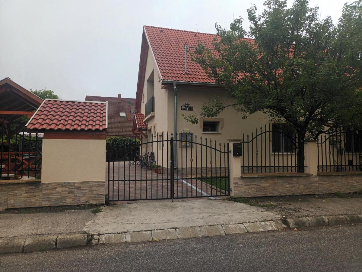 Napsugar Apartmanhaz Balatonlelle Extérieur photo