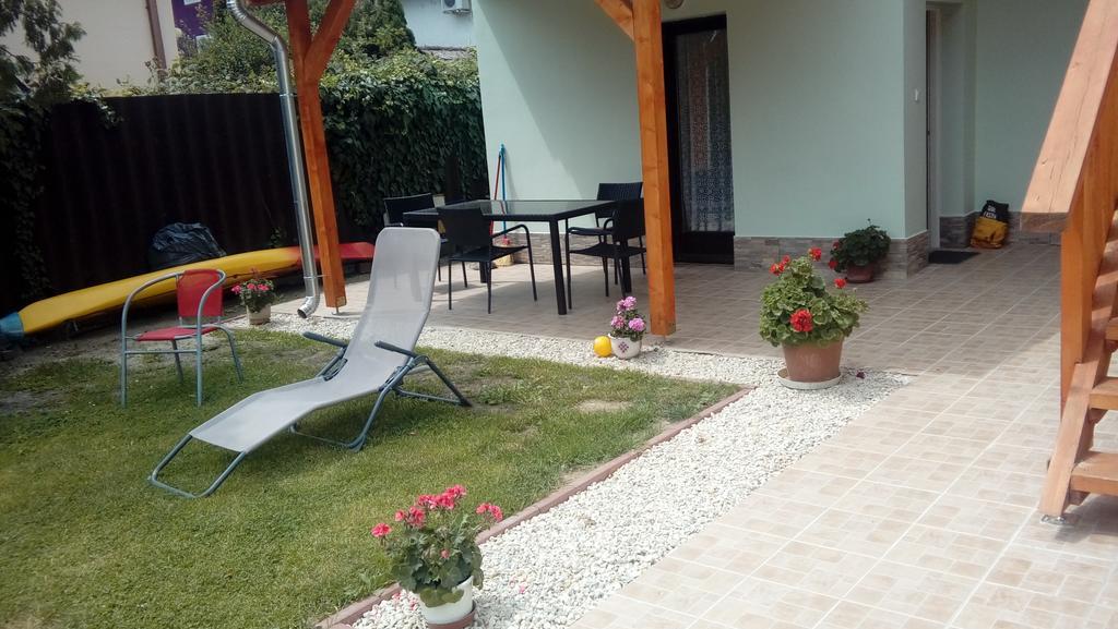 Napsugar Apartmanhaz Balatonlelle Extérieur photo