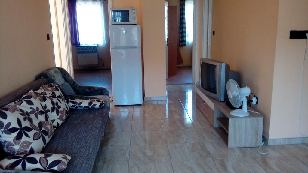 Napsugar Apartmanhaz Balatonlelle Extérieur photo