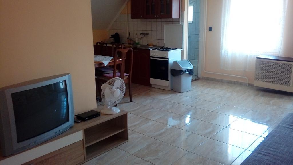 Napsugar Apartmanhaz Balatonlelle Extérieur photo