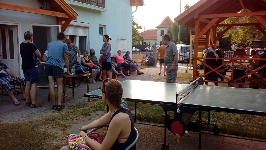 Napsugar Apartmanhaz Balatonlelle Extérieur photo