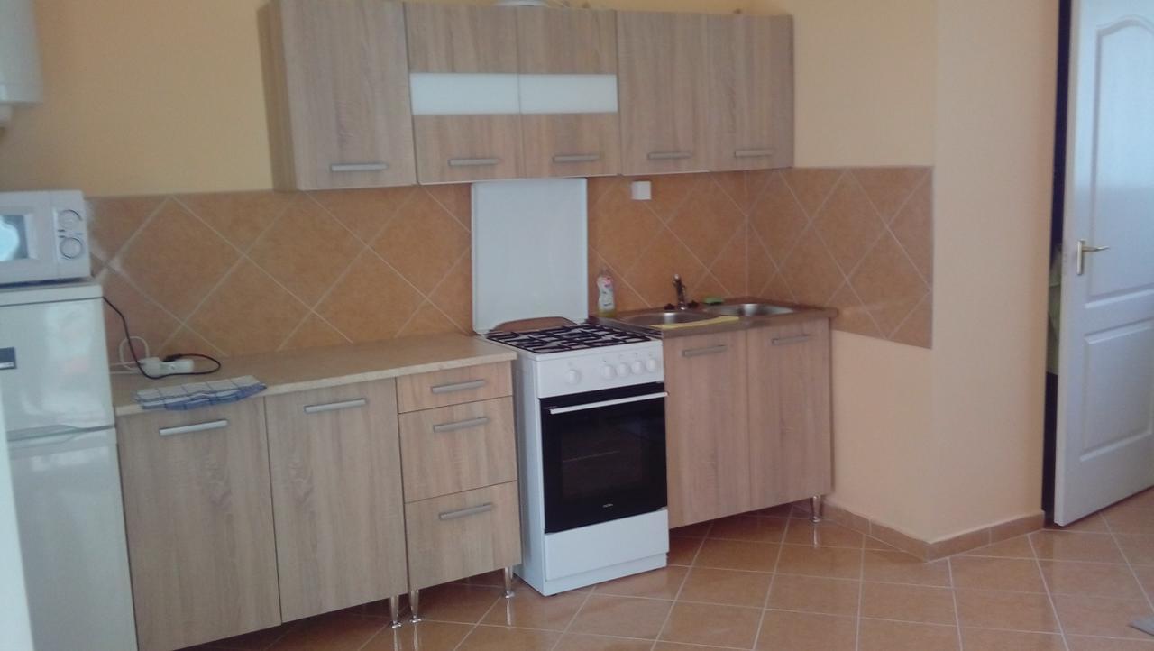 Napsugar Apartmanhaz Balatonlelle Extérieur photo