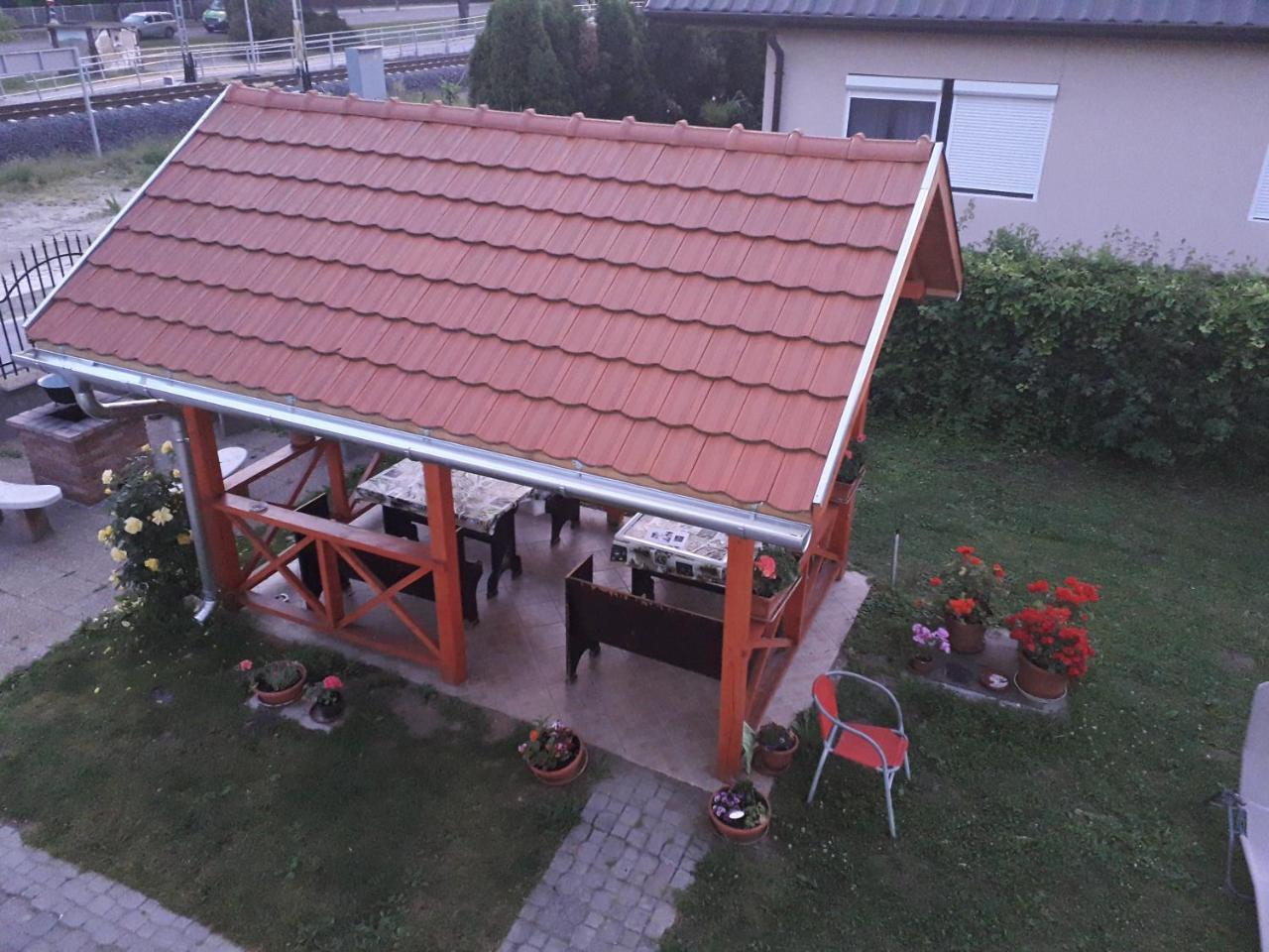 Napsugar Apartmanhaz Balatonlelle Extérieur photo